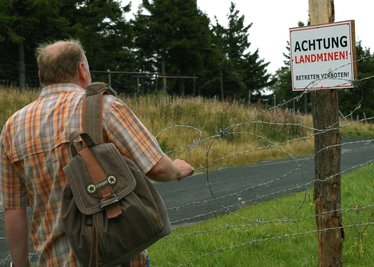 Viele Wanderer auf Sachsens höchstem Gipfel waren angesichts dieses Schildes verunsichert. 