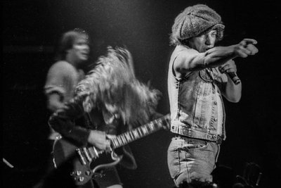 Brian Johnson mit AC/DC 1986 live mit AC/DC