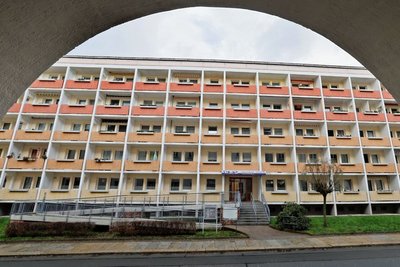 Im Betreuten Wohnen in der Conrad-Clauß-Straße 14 wollen derzeit zwei Pflegedienste fürs Wohl der Mieter sorgen.