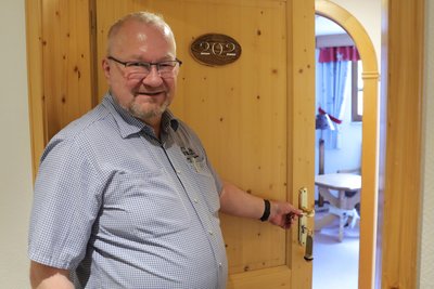 Heiko Schmidt, Inhaber der Köhlerhütte-Fürstenbrunn, freute sich über ein ausgebuchtes Haus.