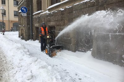 Für den Winterdienst in Annaberg-Buchholz sucht die Stadt Hilfskräfte.