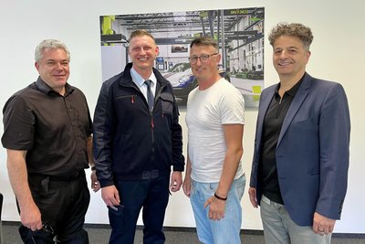 Gemeinsame Pressekonferenz zu den Ausbildungstagen: OB Ruben Gehart, Stadtwehrleiter Christian Etzold, Kamerad Silvio Schreyer und Carlo Modesto, Geschäftsführer des Porsche Werkzeugbaus Schwarzenberg (v. l.).