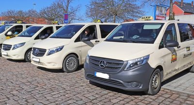 Für Fahrten mit Taxis, die am Freiberger Bahnhof auf Kundschaft warten, gelten amtlich festgelegte Tarife. 