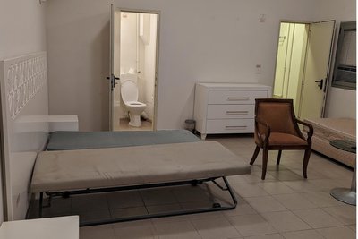 Später fanden sich die Reisenden wiederholt in Luftschutzräumen wieder, hier ein Shelter in einem Hotel in Tel Aviv.