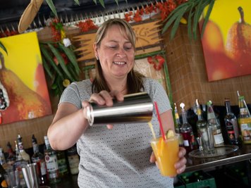 Fruchtige Cocktails gab es am Stand bei Manuela Zachcial aus Rodewisch.