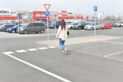 Grundsätzlich ist der Verkehr am Häuersteig nun im Einbahnstraßensystem geregelt. Über die Einfahrt kommt man nicht wieder raus.