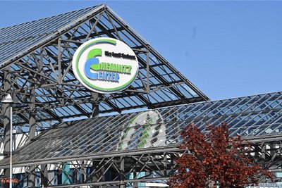 Im Chemnitz-Center haben Diebe ein E-Bike vom Fahrradträger eines Autos gestohlen.