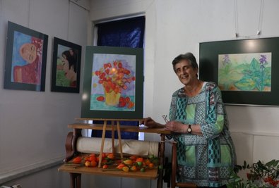 Sieglinde Schönfelder aus Pausa gehört zum Malzirkel im KunstvereinPlauen-Vogtland und zeigt auch einige ihrer Werke. 