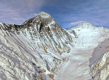 Der Mount Everest lockt immer wieder zu Rekorden. (Archivbild) 