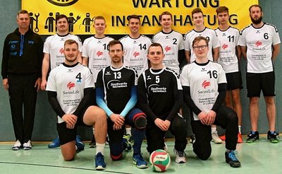 Coach Mario Walden (hinten v.l.), Toni Ruppert, Florian Henkel, Maximilian Kunert, Tim Liebschner, Niklas Pürzel, Luca Dosche, Marcel Bruns, Wenzel Günter (vorne v.l.), Christian Spiegler, Max Stackfleth und Tobias Höra. 