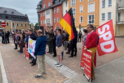 Die Demonstration „Brand-Erbisdorf ist bunt“ auf dem Marktplatz.