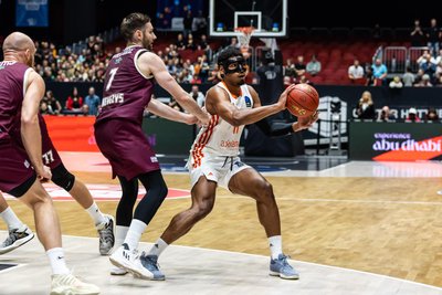 Kostja Mushidi im Spiel gegen Lietkabelis Panevezys (Litauen).