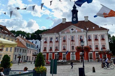 Das Rathaus von Tartu in Estland. Die europäische Kulturhauptstadt 2024 hieß früher Dorpat.