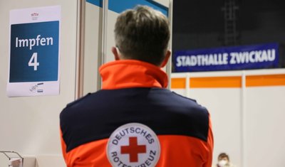 Ob Minderjährige in der Stadthalle geimpft werden, hängt offenbar davon ab, wer gerade Dienst hat. 