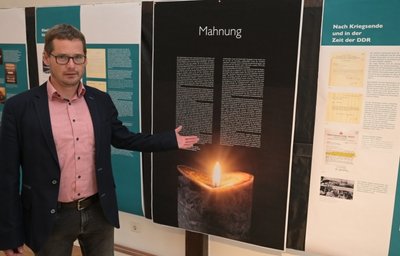 Lößnitz' Bürgermeister Alexander Troll stellte die Tafeln vor. 