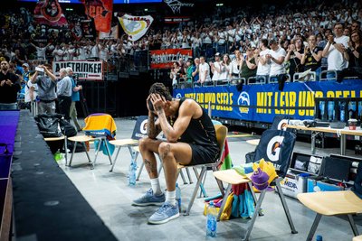 Die Niederlage in Spiel fünf der Halbfinalserie um die Deutsche Meisterschaft bei Alba Berlin war das (bisher) letzte Spiel im Niners-Dress für Kevin Yebo. Das wusste er damals auch schon, war dementsprechend traurig.