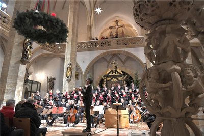 In der weihnachtlichen Atmosphäre im Freiberger Dom kam die bearbeitete Christmette von Michael Praetorius zur Aufführung.