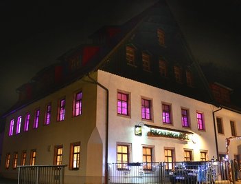 2020 war sie noch in Betrieb, doch derzeit steht die Gaststätte Fischerschänke in Sachsenburg leer. Nach dem Willen des Pächters soll ab Ostern auf dem Gelände wieder Gastronomie angeboten werden.