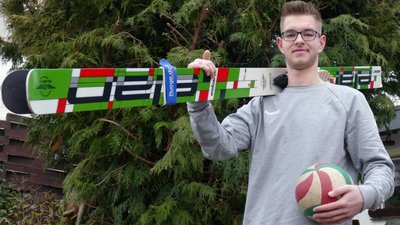 Seine Sprungski hat Nick Obendorf noch immer, doch den Fokus richtet der 18-jährige Borstendorfer nun auf den Volleyball. 