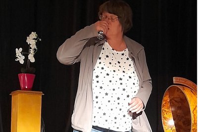 Ines Hutschenreuther spielt die Herta in dem neuen Stück der Bergbühne Eibenstock.