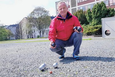 Dieter Kaufmann hat das Boule-Spiel mit nach Plauen gebracht.