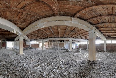 Im Dachgeschoss des markanten Gebäudes könnten Wohnungen entstehen.