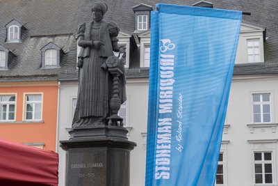 Barbara Uthmann steht für Klöppeln, Stoneman Miriquidi für Radsport. Beides wird in der Kreisstadt am 15. September miteinander verbunden.