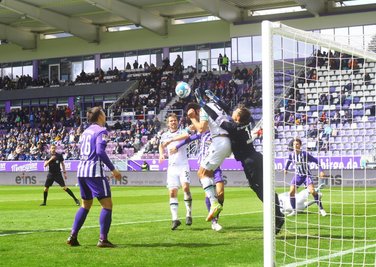 Dreimal klingelte es im Gehäuse von FCE-Keeper Martin Männel.