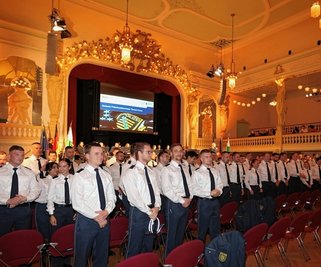 Prüfung erfolgreich bestanden: Polizeimeisterinnen und Polizeimeister in Zwickau. 