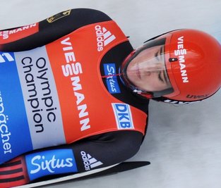 Anke Wischnewski - Titelverteidigerin Natalie Geisenberger.
