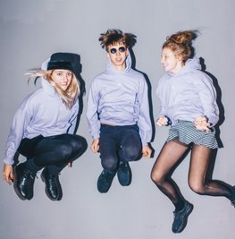 Die Chemnitzer Band Blond: Nina Kummer, Johann Bönitz und Lotta Kummer (von links). 