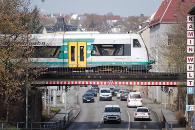 Bahnbrücke an der Böhlerstraße: Ohne Verbreiterung des Bauwerks gibt es keinen Umbau der Südinsel.