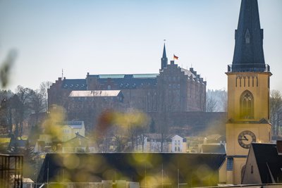 Die Gedenkstätte Hoheneck soll ab dem Sommer zu festen Tagen und Zeiten geöffnet haben - anders als jetzt.