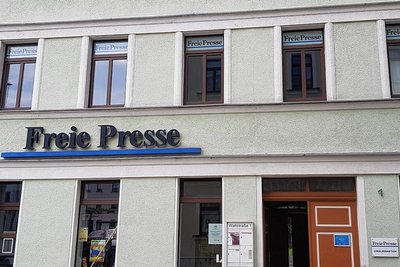 Die Lokalredaktion Oberes Vogtland sitzt im Gebäude Wallstraße 1 am Oelsnitzer Markt.