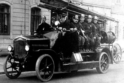 1924 wurde die erste Motorspritze vom Typ Hansa Lloyd angeschafft.