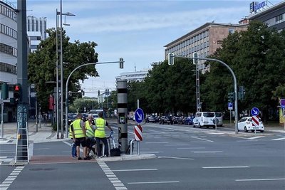 Der Blitzer am Knoten Brückenstraße/Bahnhofstraße/Augustusburger Straße am Archäologiemuseum geht in Betrieb.