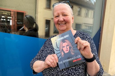 Tamara Huhle präsentiert ihren neuen Kriminalroman.