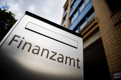 Darf das Finanzamt nicht: steuerlich beraten. Was es aber darf: steuerliche Sachverhalte auf Nachfrage erklären.