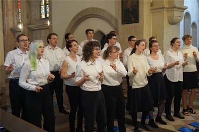 Sängerinnen und Sänger aus ganz Sachsen geben am Samstag ein Konzert in der Auer Nicolaikirche.