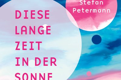 Der neuste Erzählband trägt den Titel „Diese lange Zeit in der Sonne“. Für das Lesen der Geschichten braucht es Mut.