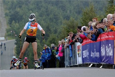 Jenny Nowak quält sich die letzten Meter hinauf. 