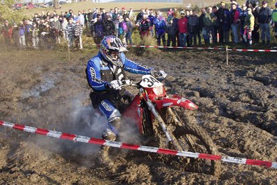 Jörg Hübler stand 2001 bei „Rund um Zschopau“ mit seiner MZ GS 400 ganz oben auf dem Podest.