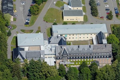 In das Bettenhaus des Bergarbeiter-Krankenhauses  in Schneeberg sollen Kriegsflüchtlinge einziehen.  
