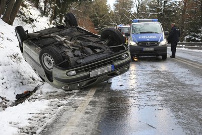 Auf der B173 zwischen Oederan und Falkenau kam am Sonntag ein Renault Megane ins Schleudern.