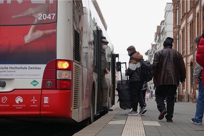 Die Busse und Bahnen der Verkehrsbetriebe in Zwickau verkehren bereits ab Montag nach Sommerfahrplan. 
