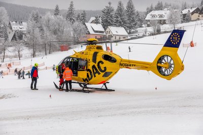 Der Andrang auf den Pisten bringt mit sich, dass es auch immer wieder zu Unfällen kommt. Am Wochenende war der Rettungshubschrauber im Einsatz.