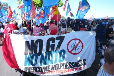 Viele fordern mehr Unterstützung für Palästinenser beim Protestmarsch in Genf.