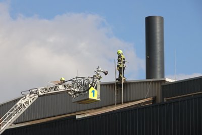 Reste der Gießerei Gienanth an der Schönherrstraße in Chemnitz stehen noch. Am Montag brach dort ein Feuer aus.