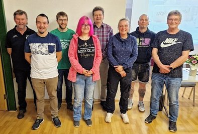 Die neu gewählten Verantwortungsträger des VfB Eintracht. Von links: Reiner Schumann (Vorsitzender Verwaltung), Armin Sonntag (Vors. Sport), Willy Schumann, Jana Schlichthar, Steffen Sorber (Vors. Technik), Antje Creutziger, Sascha Beckmann (Vors. Öffentlichkeit), Matthias Jugel. 
