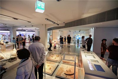 Das Landesarchäologiemuseum lädt auch 2023 zur Museumsnacht an. Diesesmal sind unter anderem bei einem virtuellen Stadtrundgang verschwundene Gebäude aus Chemnitz zu sehen. 
